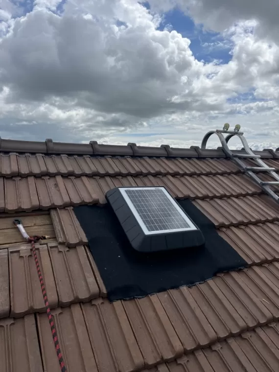 Extracteur d’air solaire EKOSUN22 à Mably.