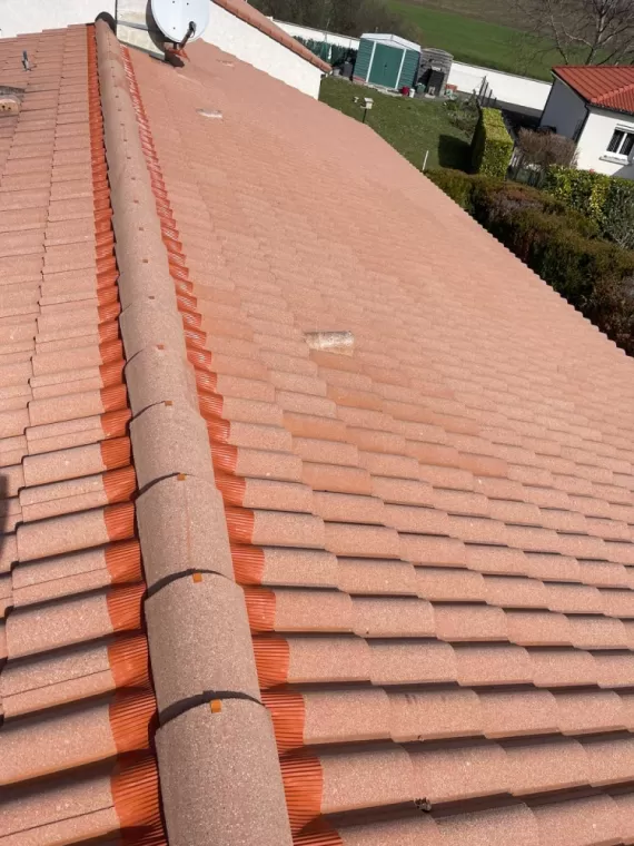 POSE D’UN CLOSOIR VENTILÉ EN ALUMINIUM À MÉNÉTROL 