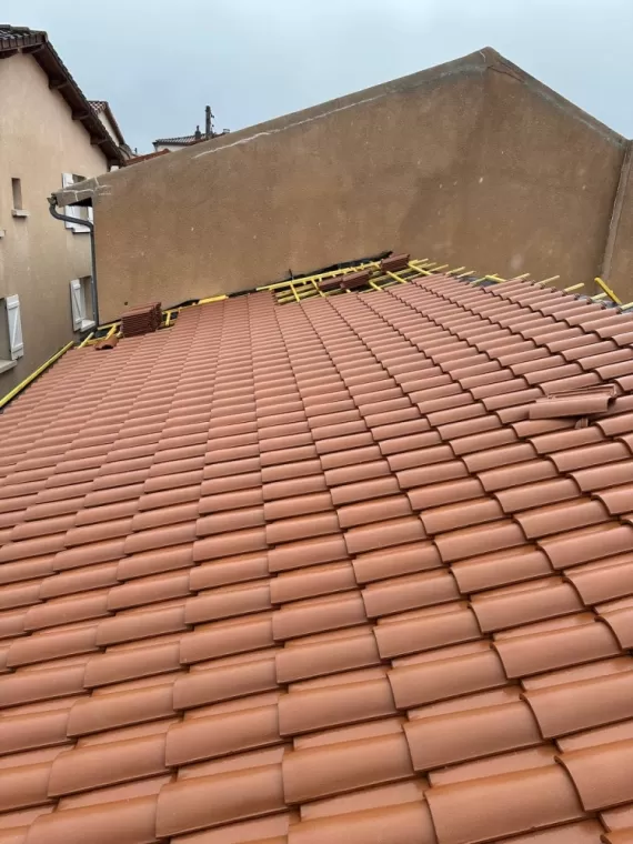 CHANGEMENT COMPLET DE COUVERTURE À MARSAT., Clermont-Ferrand, ARH - Couverture Zinguerie
