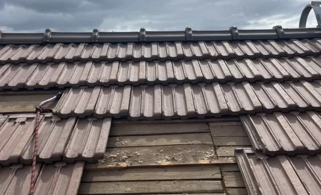 Préparation de l’emplacement pour l’extracteur d’air solaire EKOSUN22 à Mably.