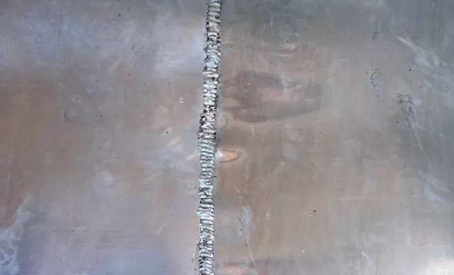 Soudure de l’abergement de cheminée à Riom.