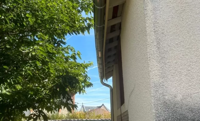 Nouvelles gouttières en zinc sur mesure à Savigneux.