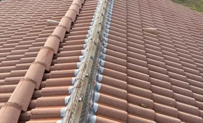 POSE D’UN CLOSOIR VENTILÉ EN ALUMINIUM À MÉNÉTROL 