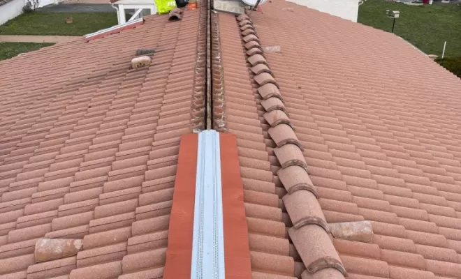 POSE D’UN CLOSOIR VENTILÉ EN ALUMINIUM À MÉNÉTROL 