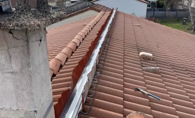 POSE D’UN CLOSOIR VENTILÉ EN ALUMINIUM À MÉNÉTROL 