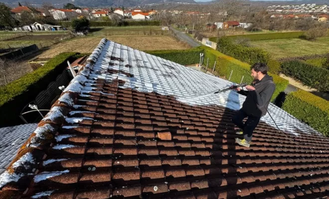 Entretien de toiture incolore à Cournon.