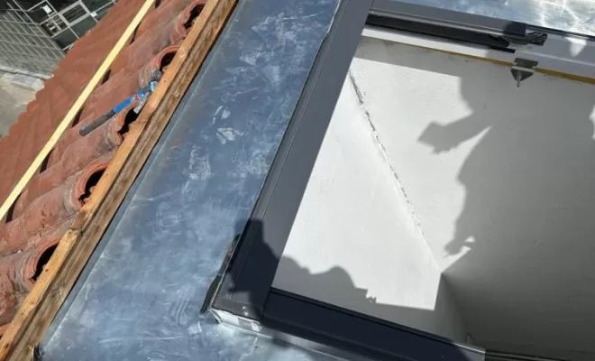 Création et pose d'une fenêtre d'extraction de fumée pour ERP.