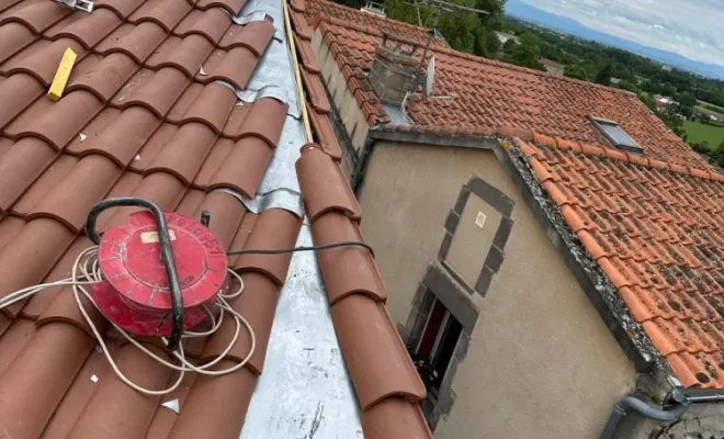 CHANGEMENT COMPLET DE COUVERTURE À MARSAT., Clermont-Ferrand, ARH - Couverture Zinguerie