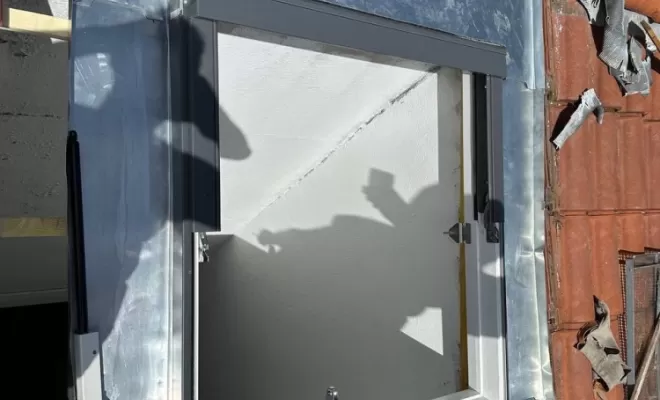 Création et pose d'une fenêtre d'extraction de fumée pour ERP.