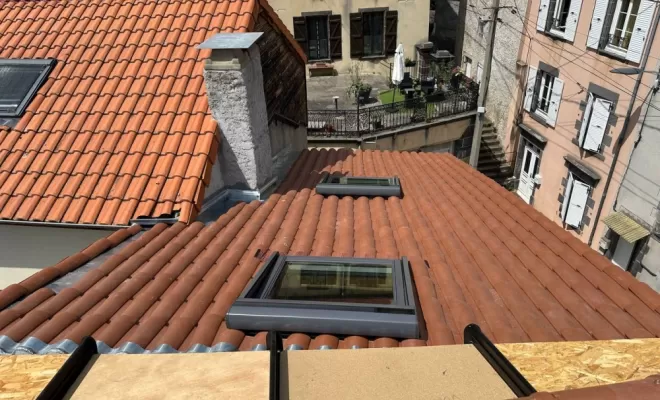 Changement complet de couverture à La Roche Blanche.