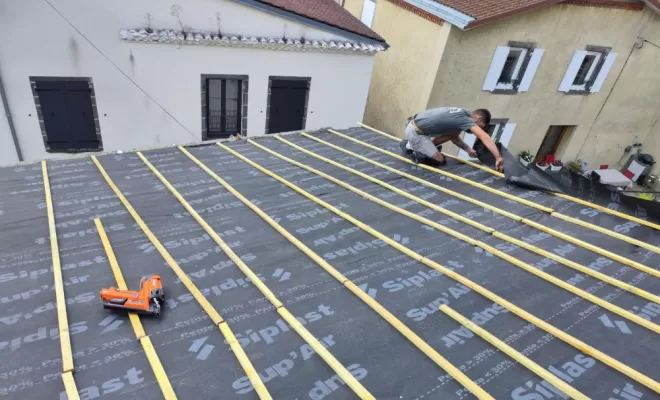 Changement complet de couverture à La Roche Blanche.